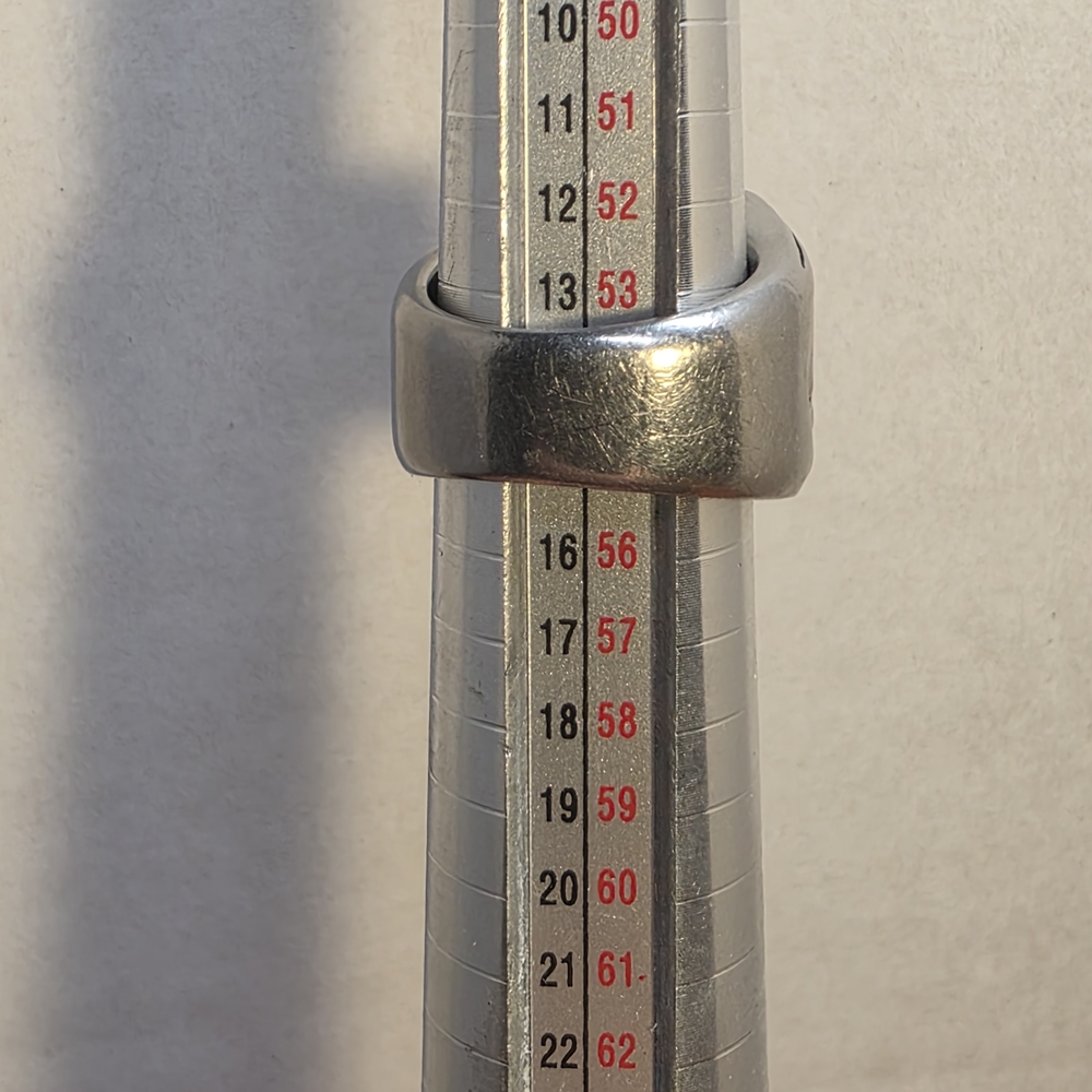 Source Unknown Silver Ring With Deep Red Gemstone - image 8